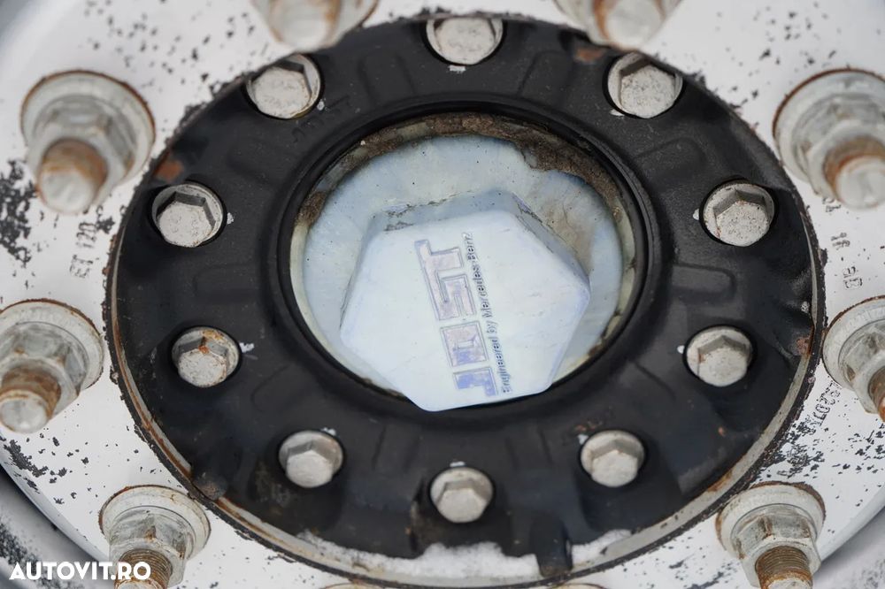 Benalu BASCULĂ BENALU / 27 m³ / ALUMINIU / AXĂ RIDICATĂ / GREUTATE: 5.100 KG / PERDĂ ELECTRICĂ - 19