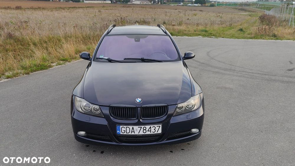 BMW 3 Series 2005 photo 2