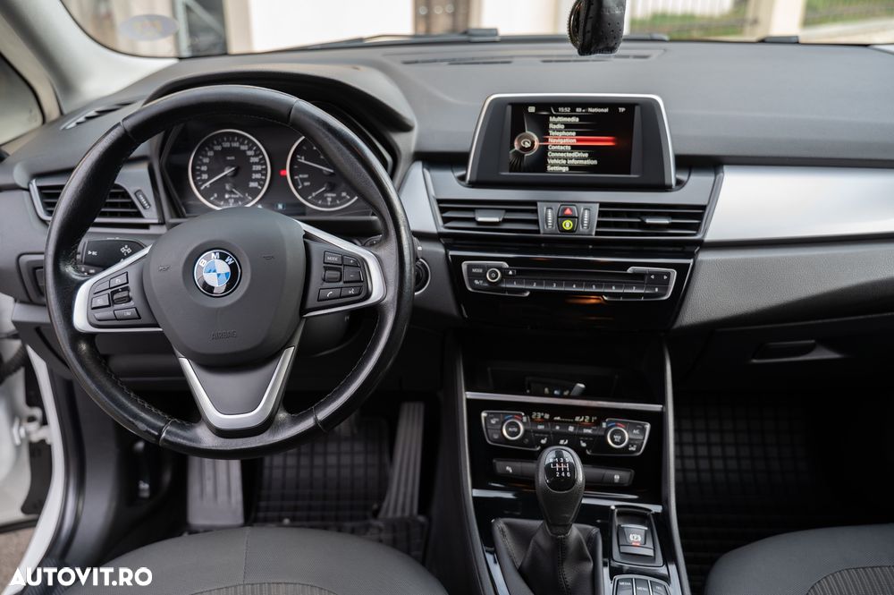 BMW Seria 2 218d Standard - 12