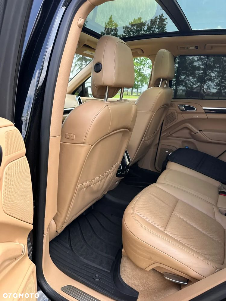 Porsche Cayenne S - 26