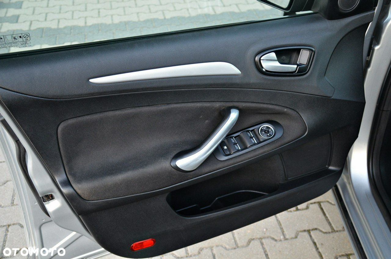 Ford Mondeo - 22