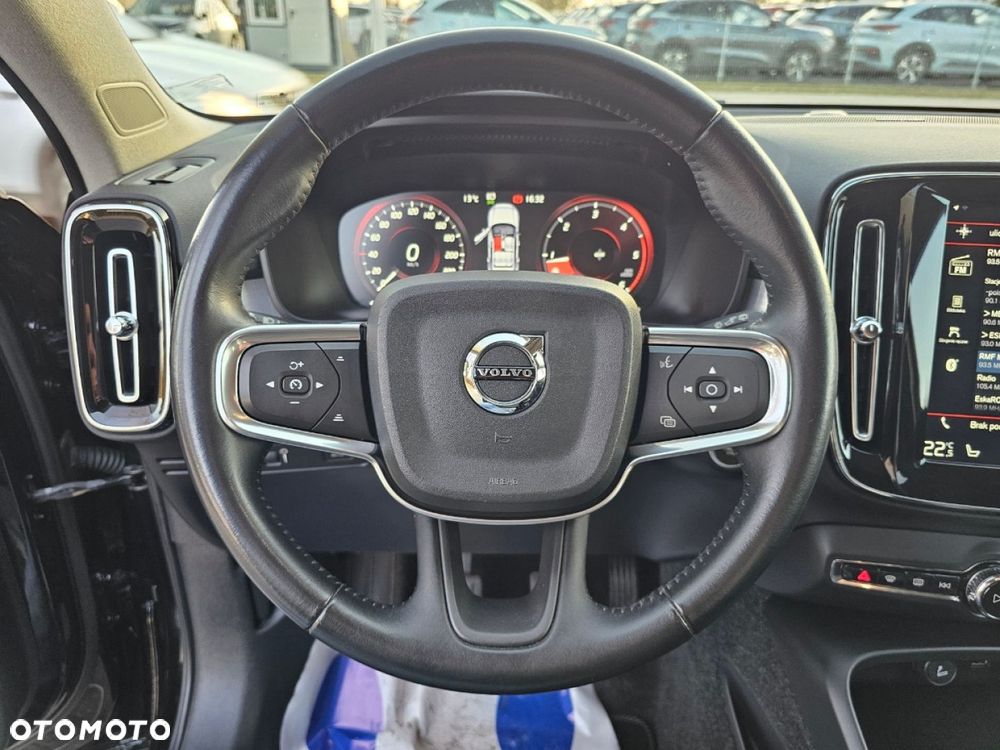 Volvo XC 40 - 23