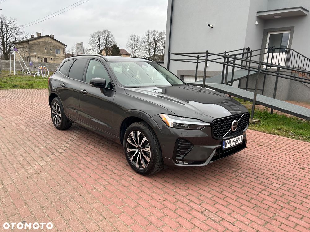 Volvo XC 60 B5 B AWD Plus Dark - 2