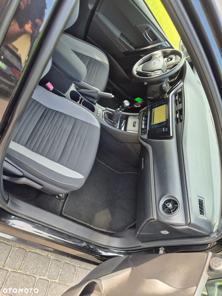 Toyota Auris - 11