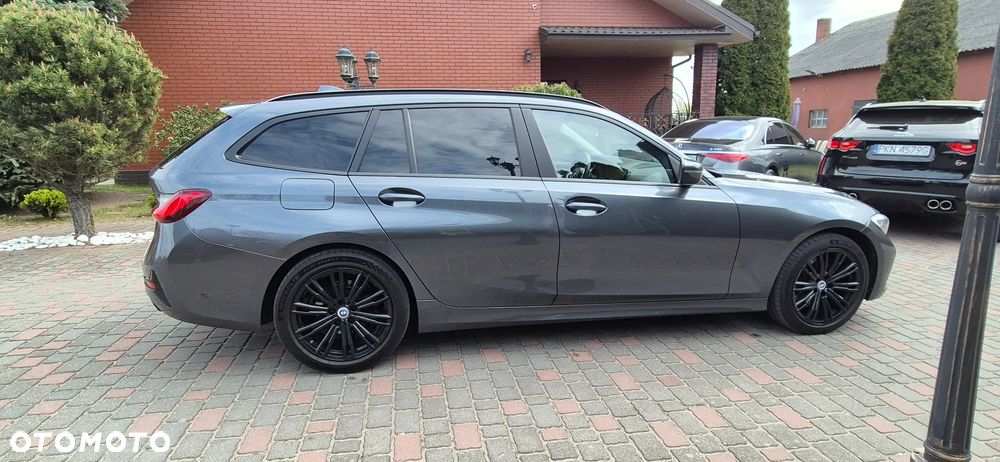 BMW Seria 3 320d xDrive Edition M Sport Shadow - 4