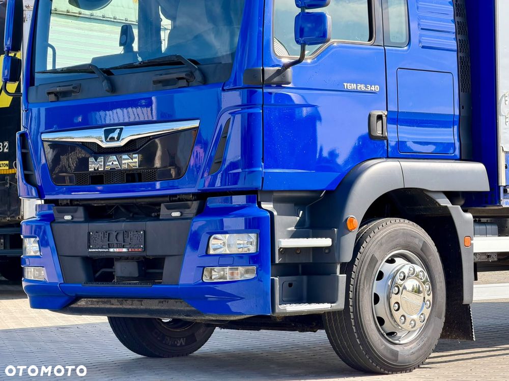 MAN TGM 26.340 / FIRANKA / WINDA / 22 EUROPALETY / AUTOMAT / 6x2 / 3 OŚ PODNOSZONA / SKRĘTNA / 460 TYŚ KM / 2017 - 10