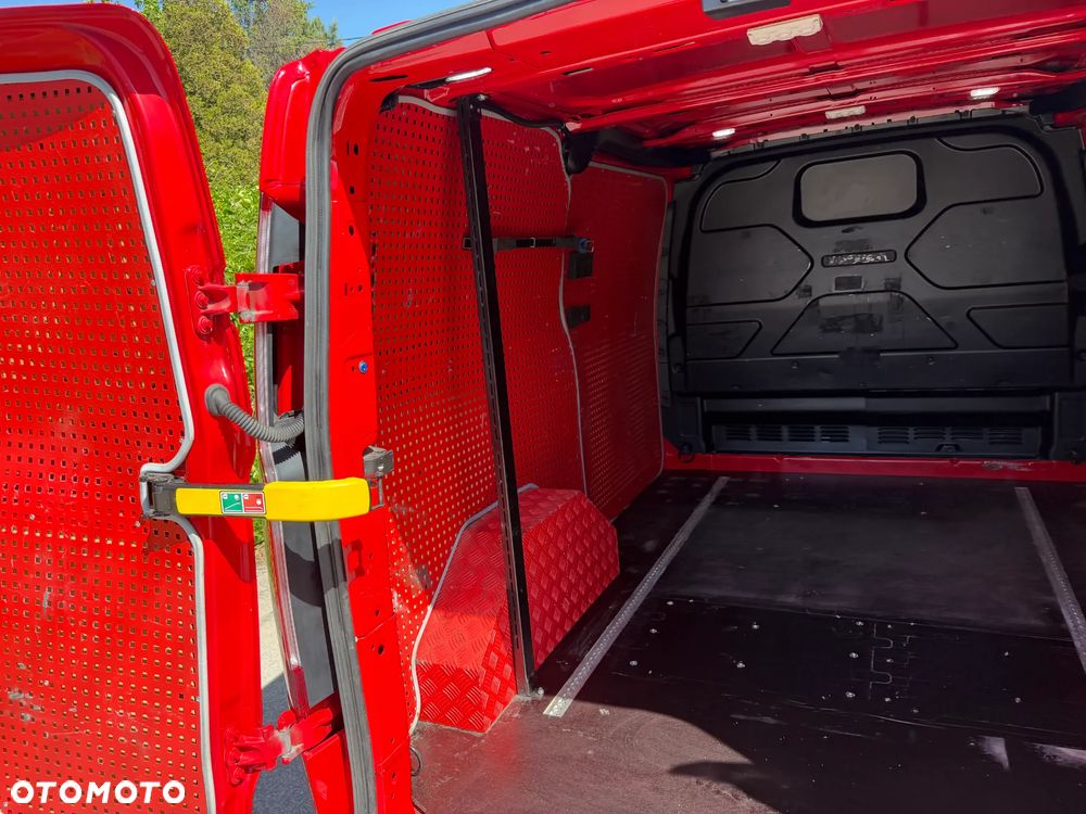 Ford TRANSIT CUSTOM - 32