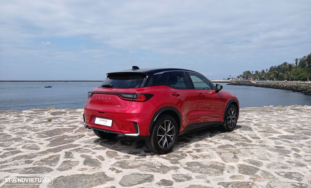 Lexus LBX - 6