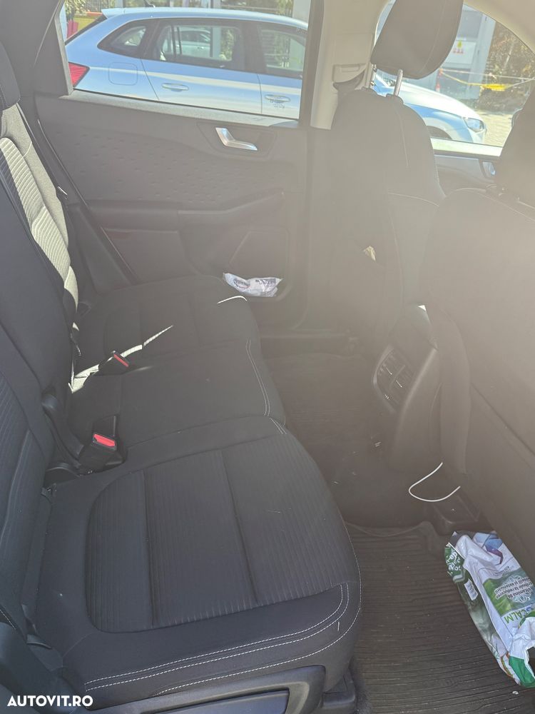 Ford Kuga 1.5 EcoBlue A8 FWD Titanium - 4