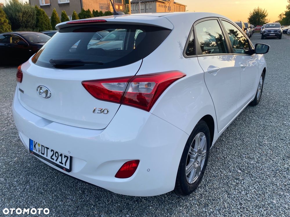 Hyundai i30 blue 1.4 Style - 14