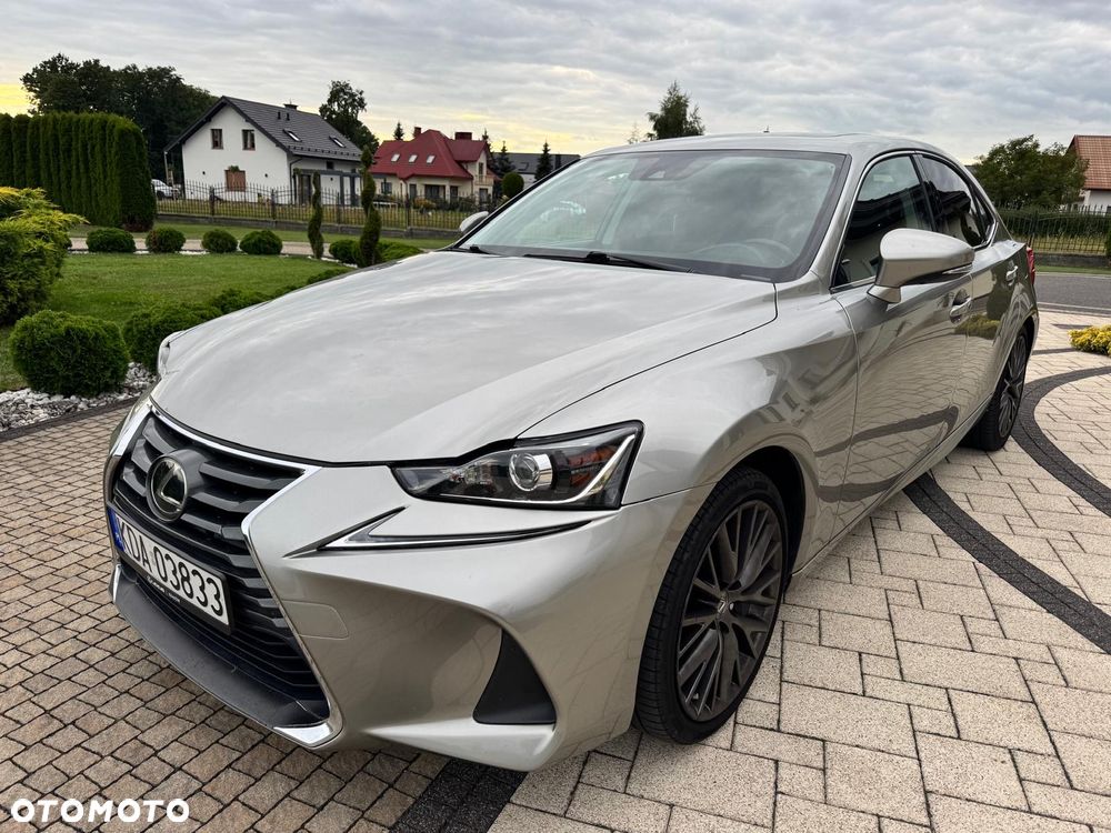 Lexus IS - 11