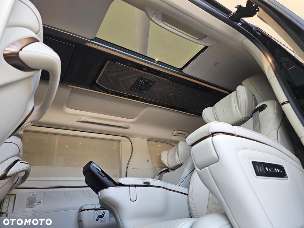 Lexus LM 350h Prestige - 11