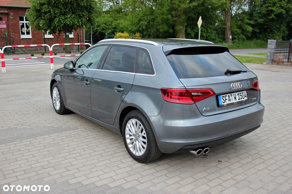 Audi A3 Sportback 1.4 TFSI Ambiente - 32