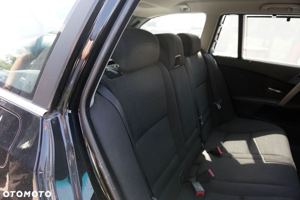 BMW 5 E61 KOMBI 2005 668 2.5 D M57D25 177KM GA6HP26Z CZARNY na części - 16