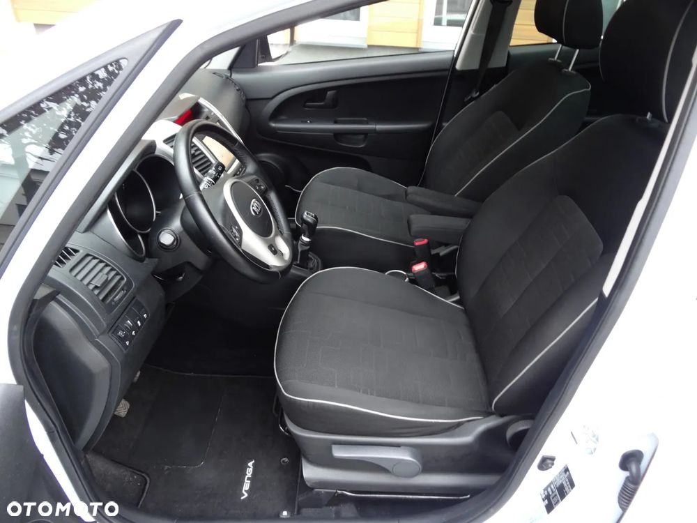 Kia Venga 1.6 CRDi 128 Black Collection - 21