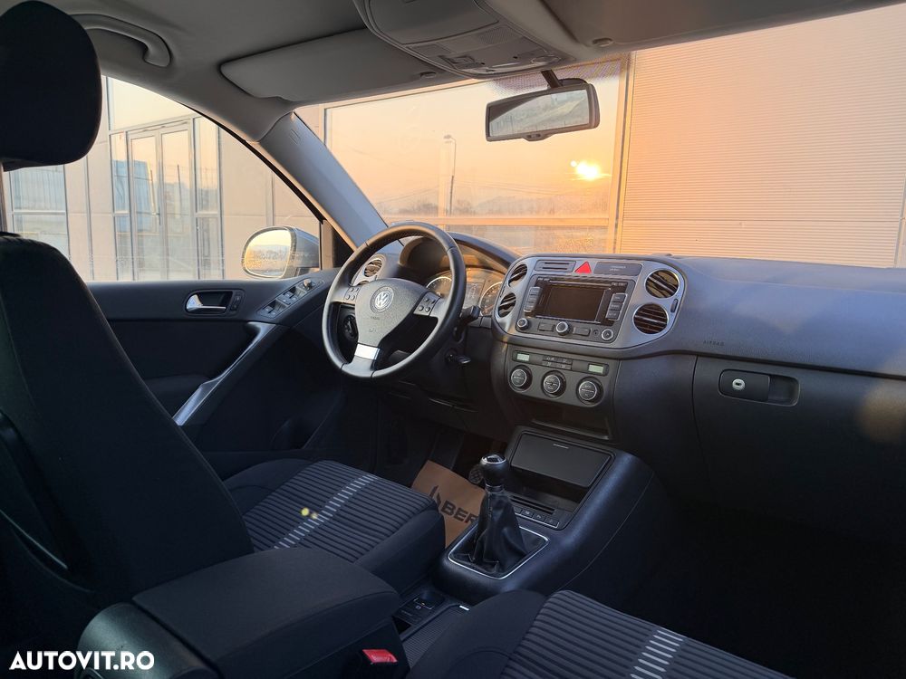 Volkswagen Tiguan - 9