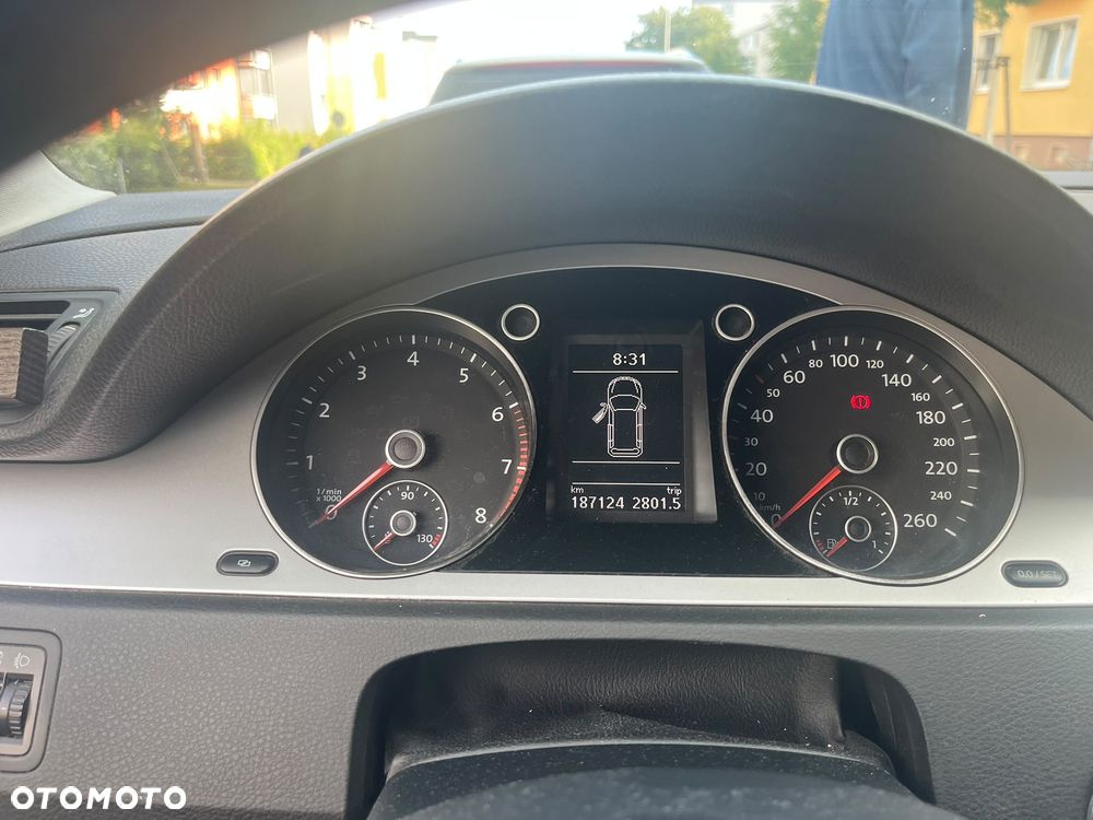 Volkswagen Passat 1.6 Trendline - 12
