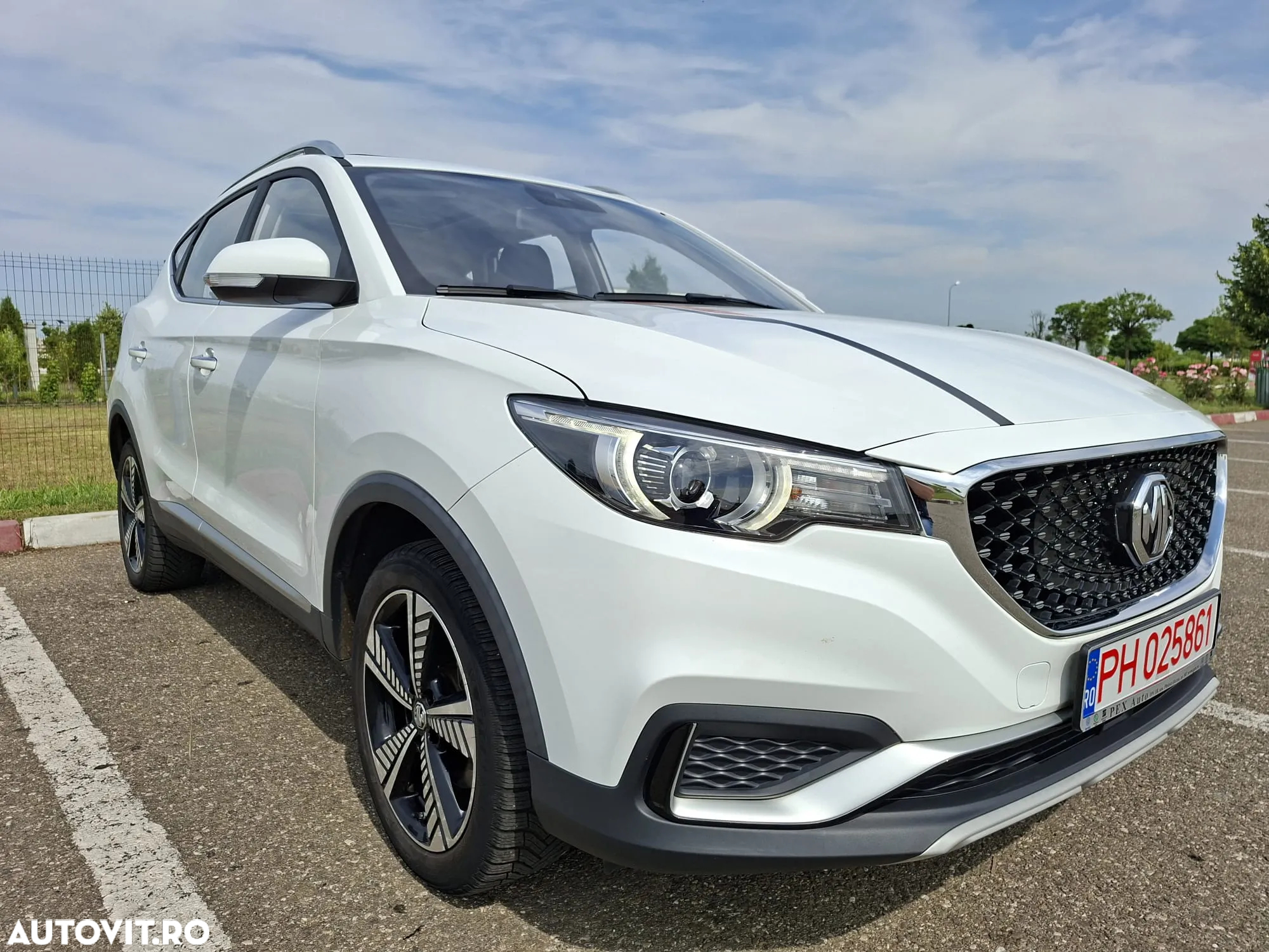 MG ZS EV Luxury - 6
