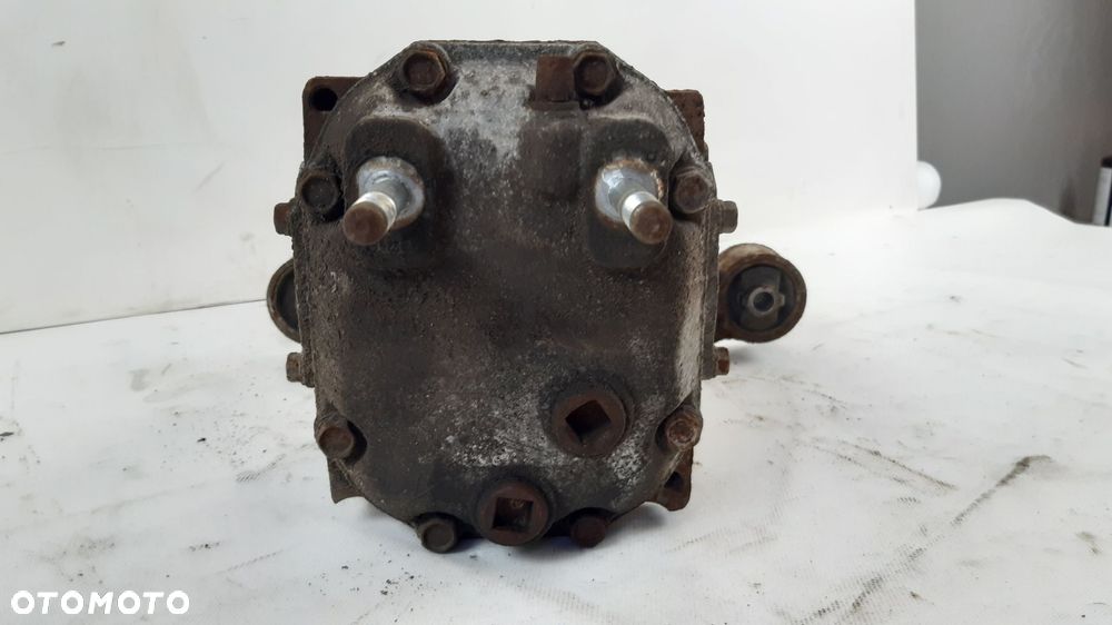 SUBARU XV I 2.0 D 11- DYFER MOST TYŁ - 8