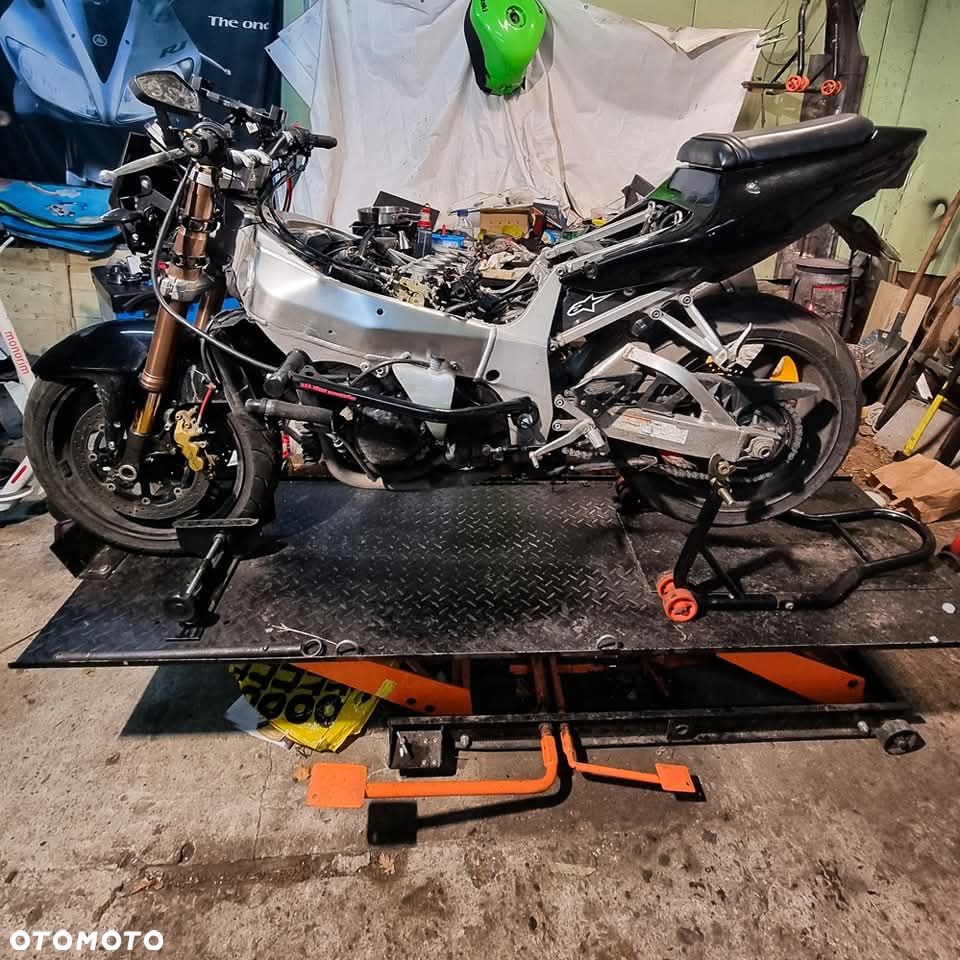 Suzuki GSX-R - 13