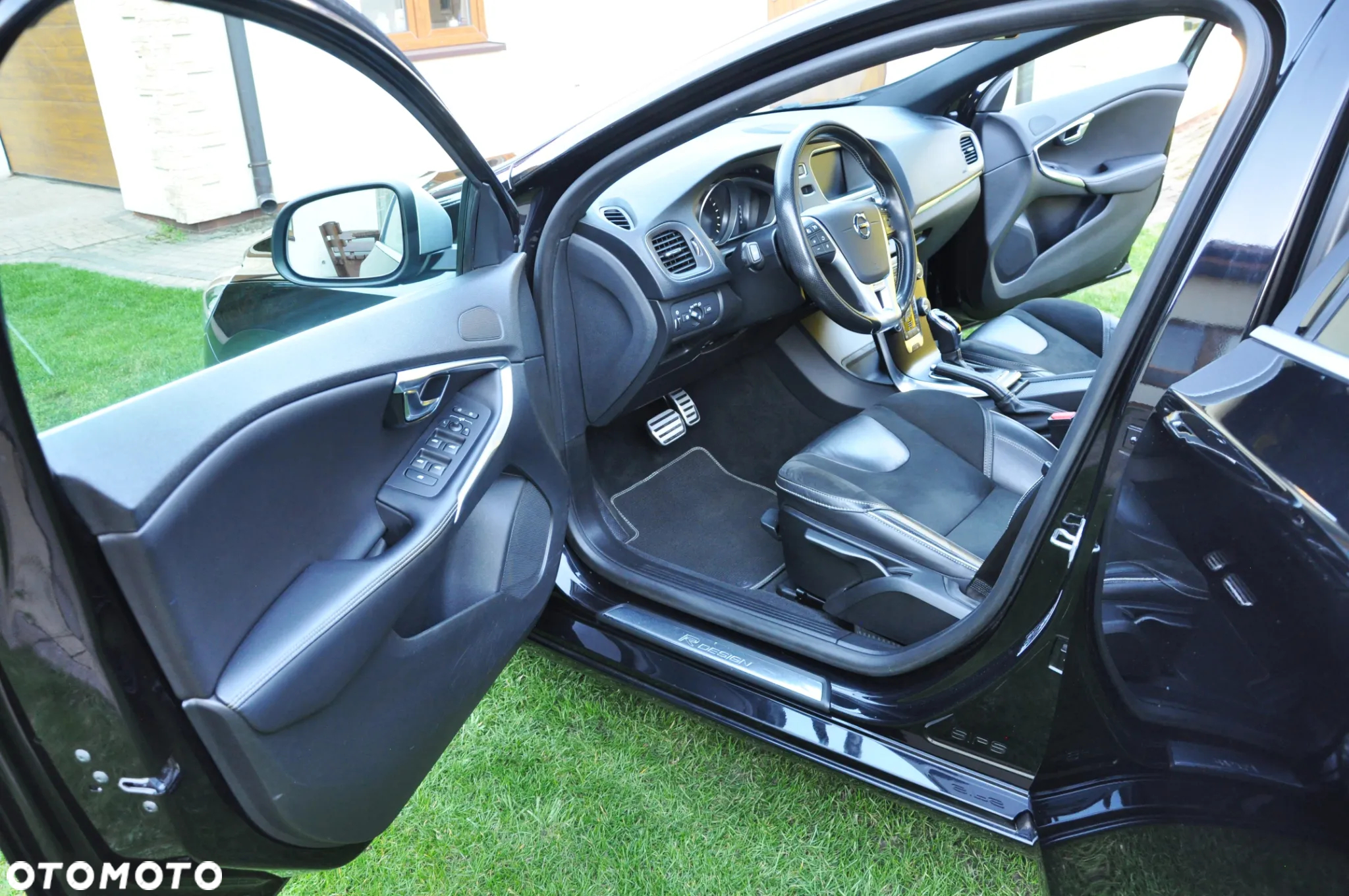 Volvo V40 T3 Drive-E R-Design Momentum - 5