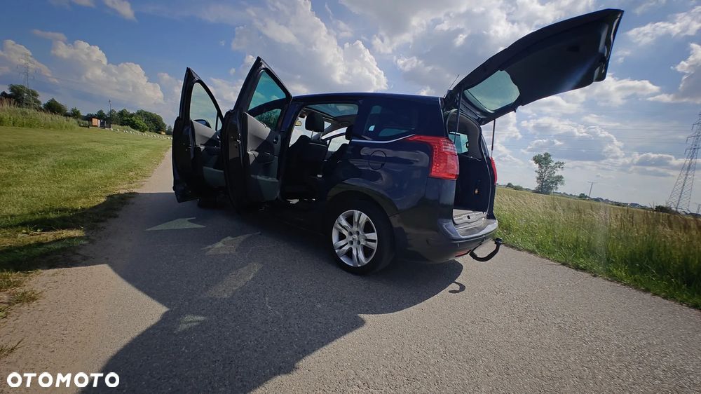 Peugeot 5008 HDI FAP 150 Premium - 11