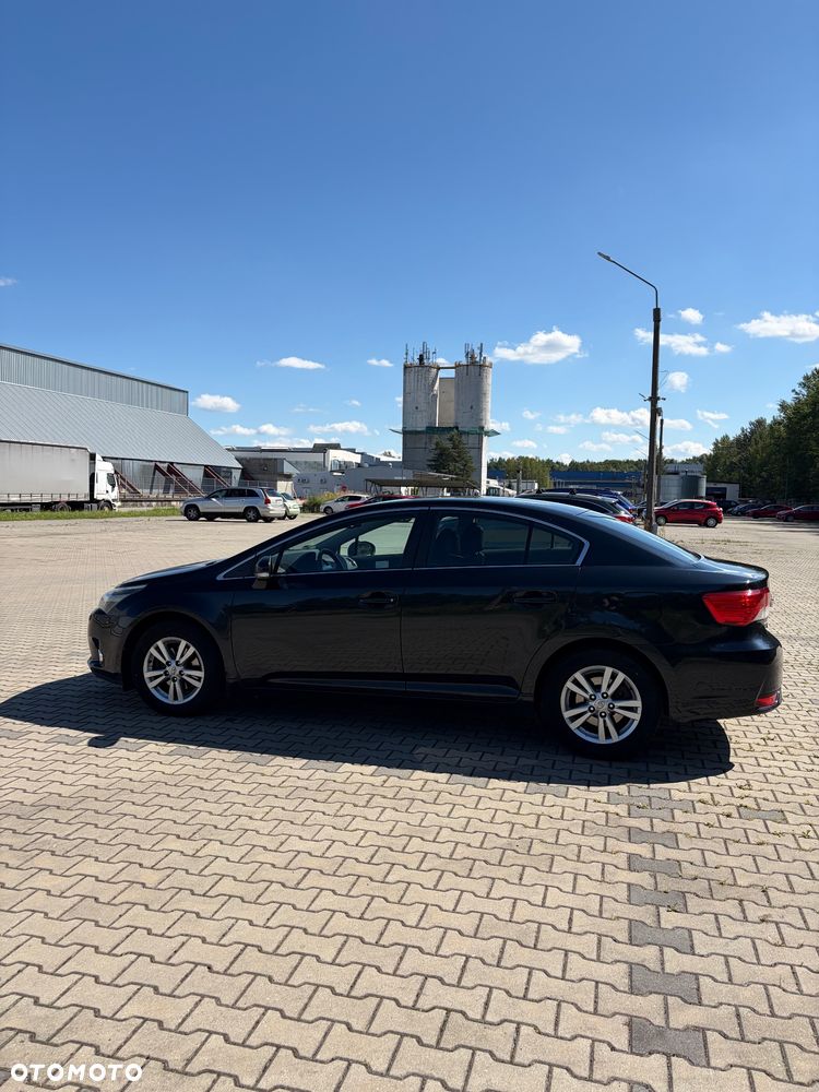 Toyota Avensis 1.8 Sol - 8