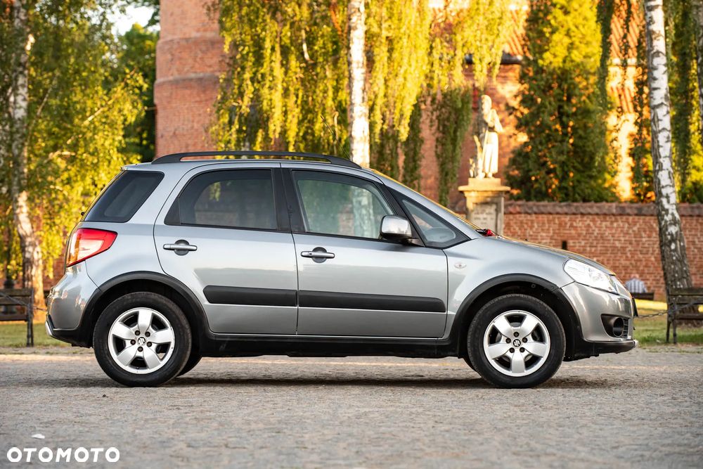 Suzuki SX4 1.6 VVT 4x2 Comfort - 4
