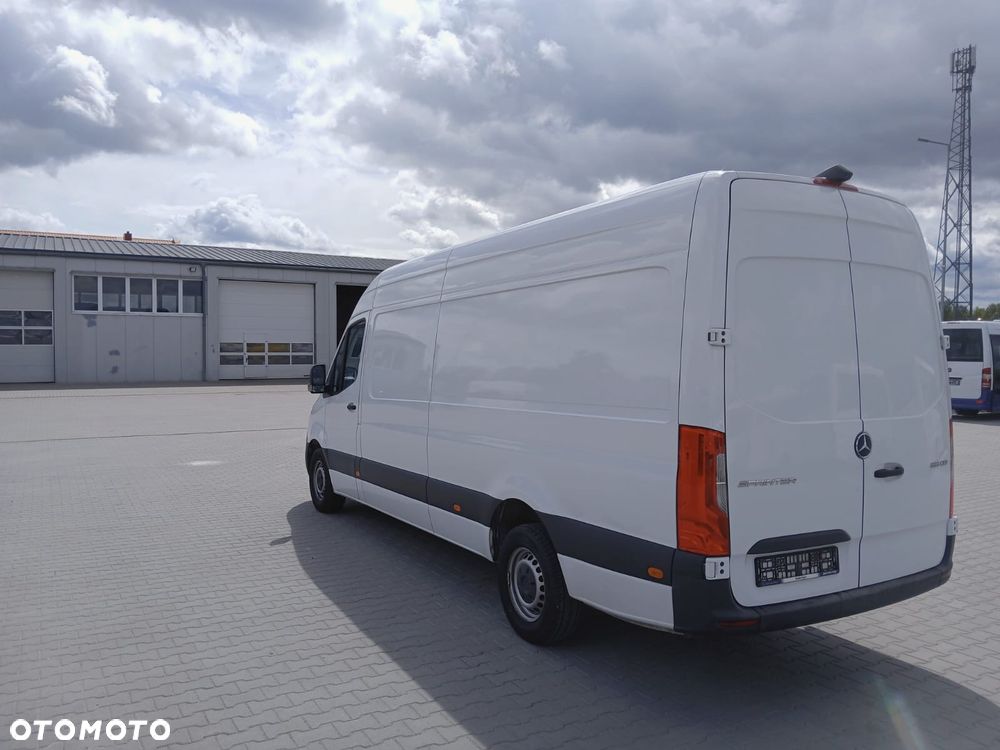 Mercedes-Benz Sprinter - 4