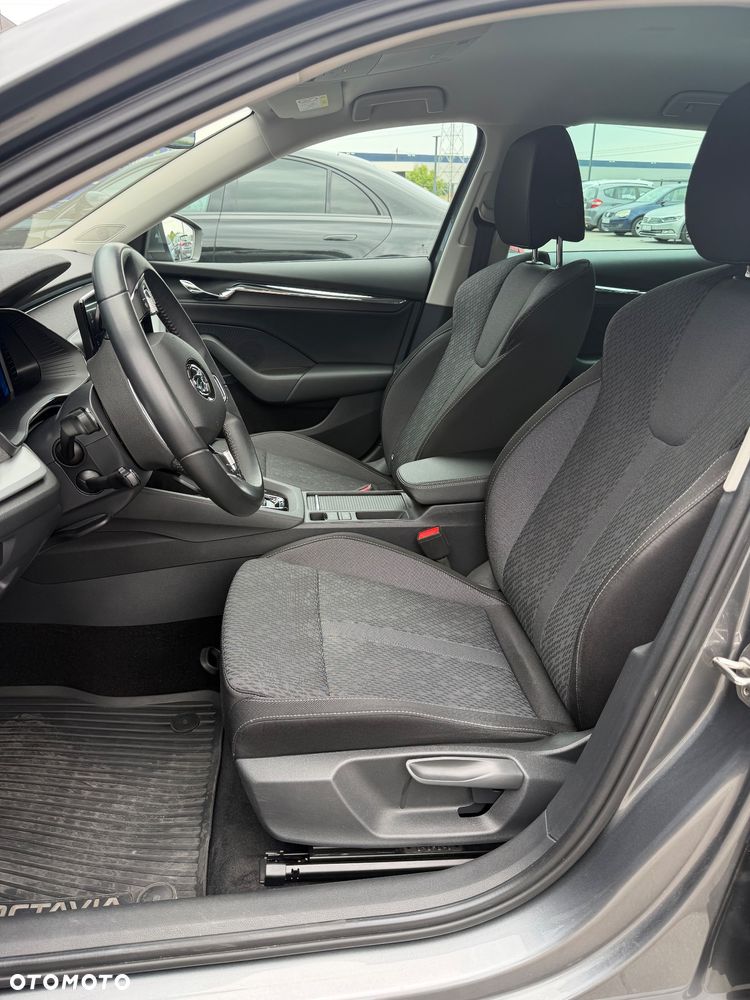 Skoda Octavia 2.0 TDI Style DSG - 11