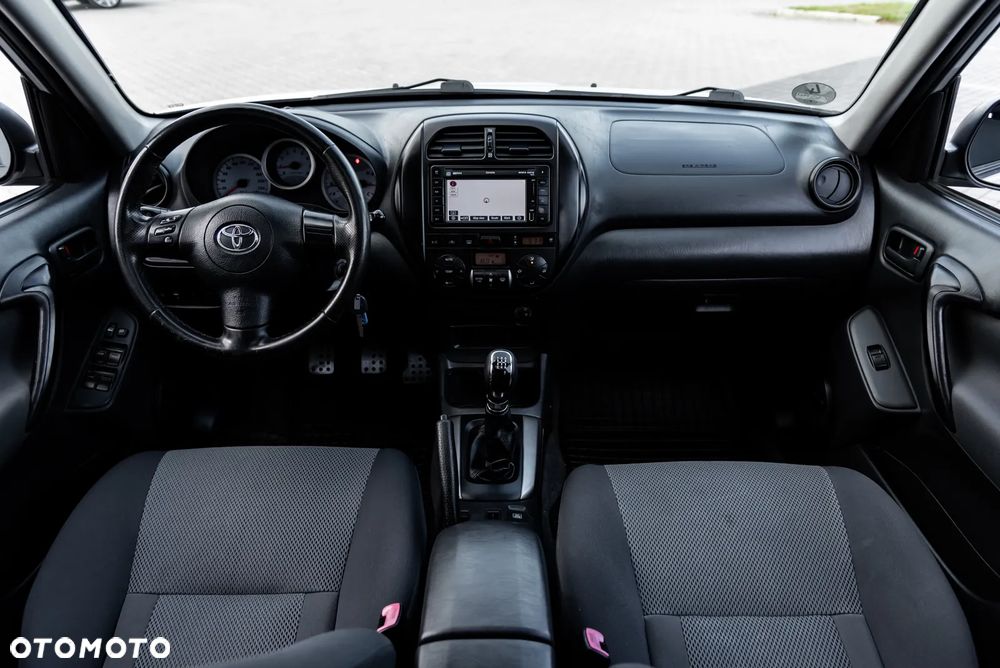 Toyota RAV4 4x4 Edition - 18