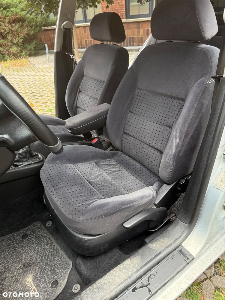 Volkswagen Golf IV 1.6 Highline - 20