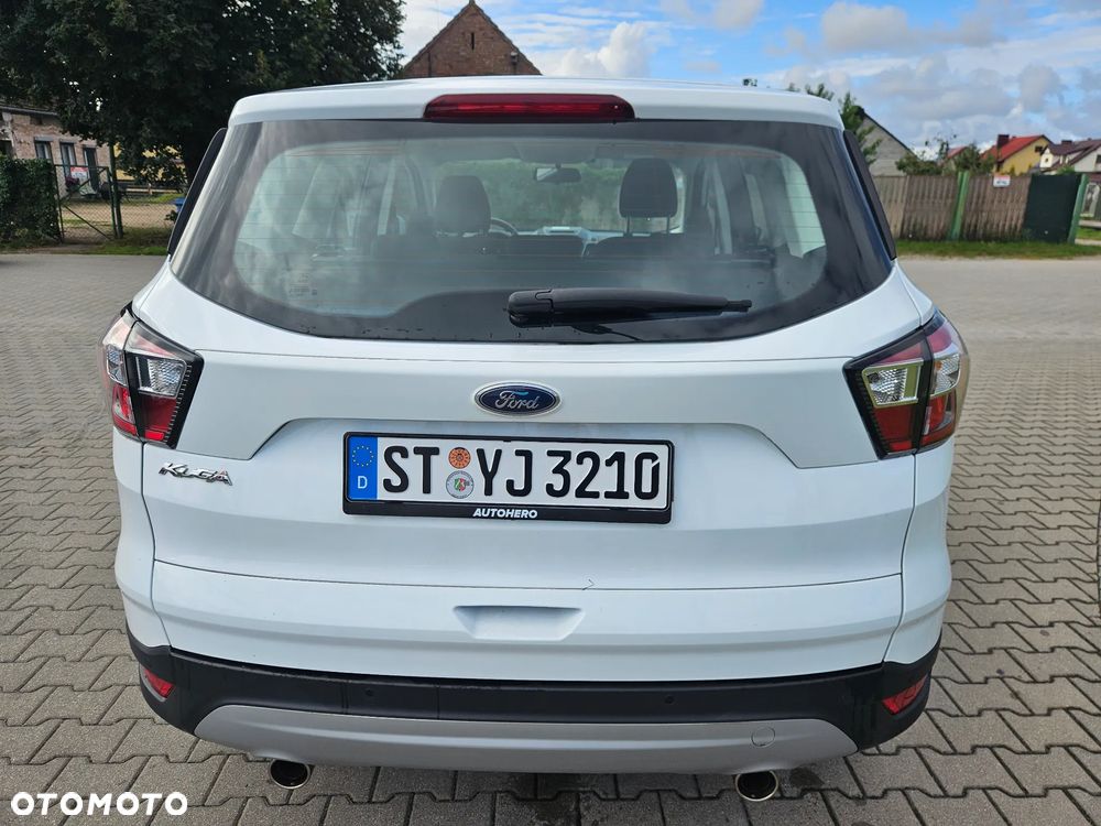 Ford Kuga 1.5 EcoBoost 2x4 Business Edition - 4