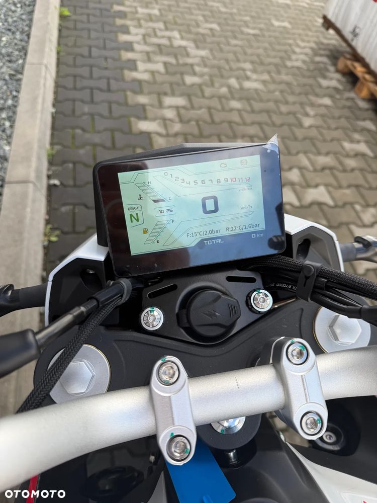 QJMOTOR SRK 125S - 8