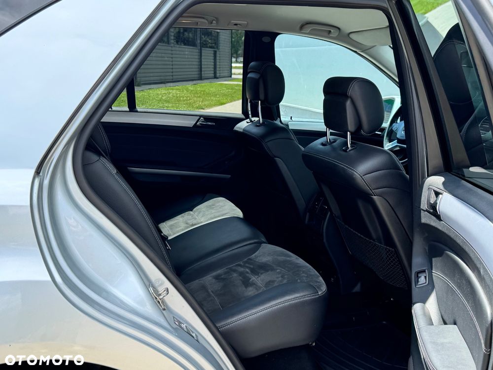 Mercedes-Benz ML 300 CDI 4Matic 7G-TRONIC DPF BlueEFFICIENCY - 34
