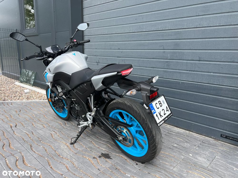 Yamaha MT - 7