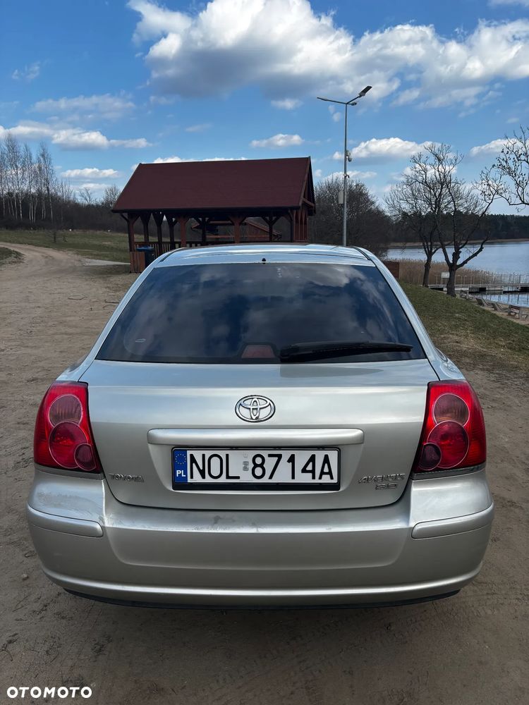 Toyota Avensis - 5