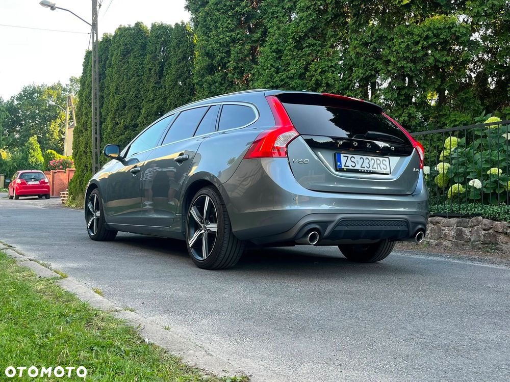 Volvo V60 D4 R-Design - 7
