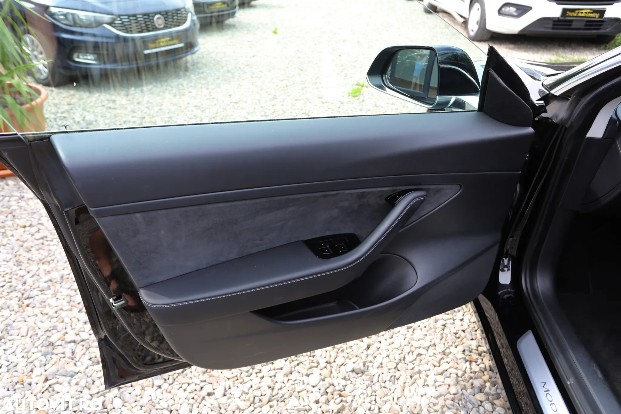 Tesla Model 3 Standard Reichweite Plus Hinterradantrieb - 11