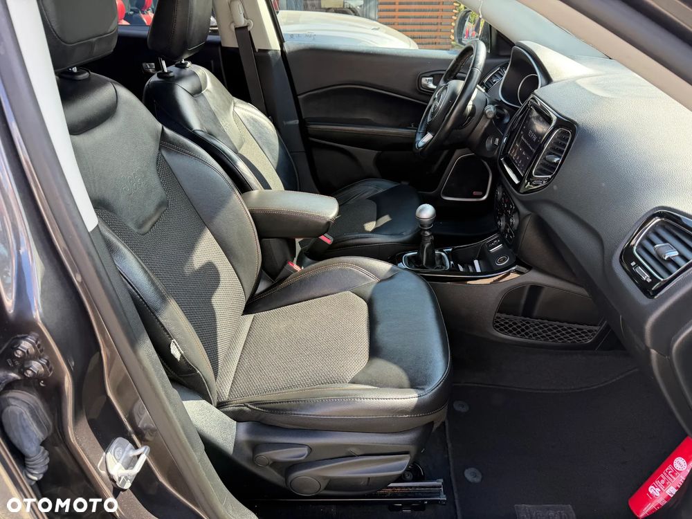 Jeep Compass 1.4 MultiAir Limited - 32