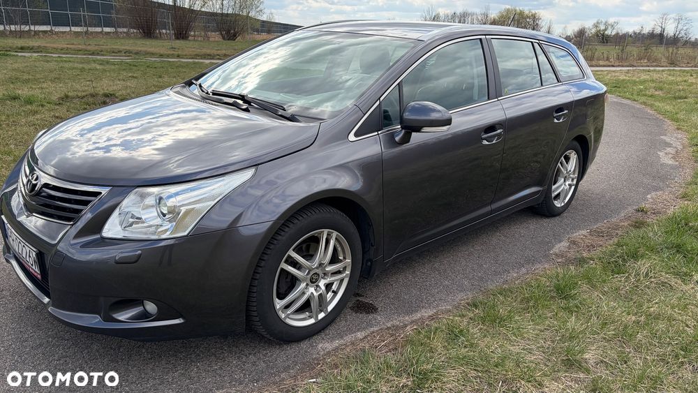 Toyota Avensis 2.0 Executive - 1