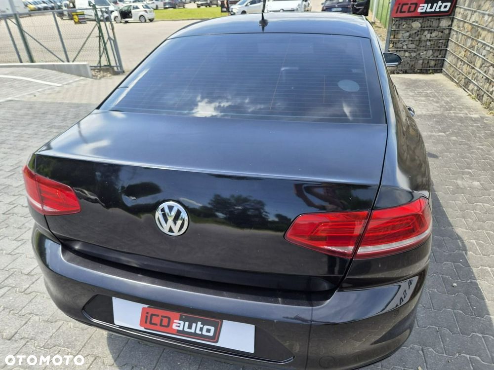 Volkswagen Passat - 24