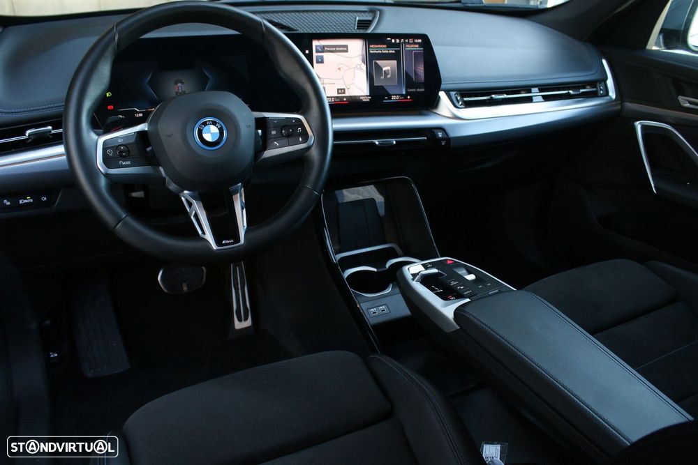 BMW iX1 xDrive30 Pack Desportivo M - 42