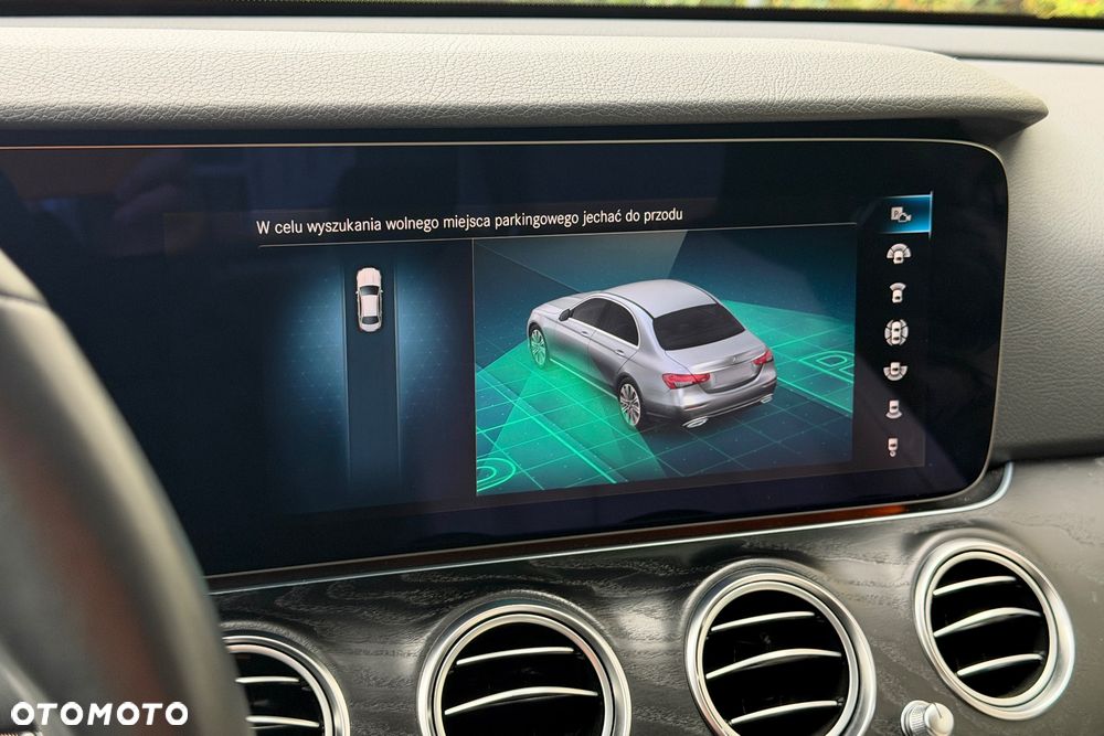 Mercedes-Benz Klasa E 220 d 4-Matic AMG - 29