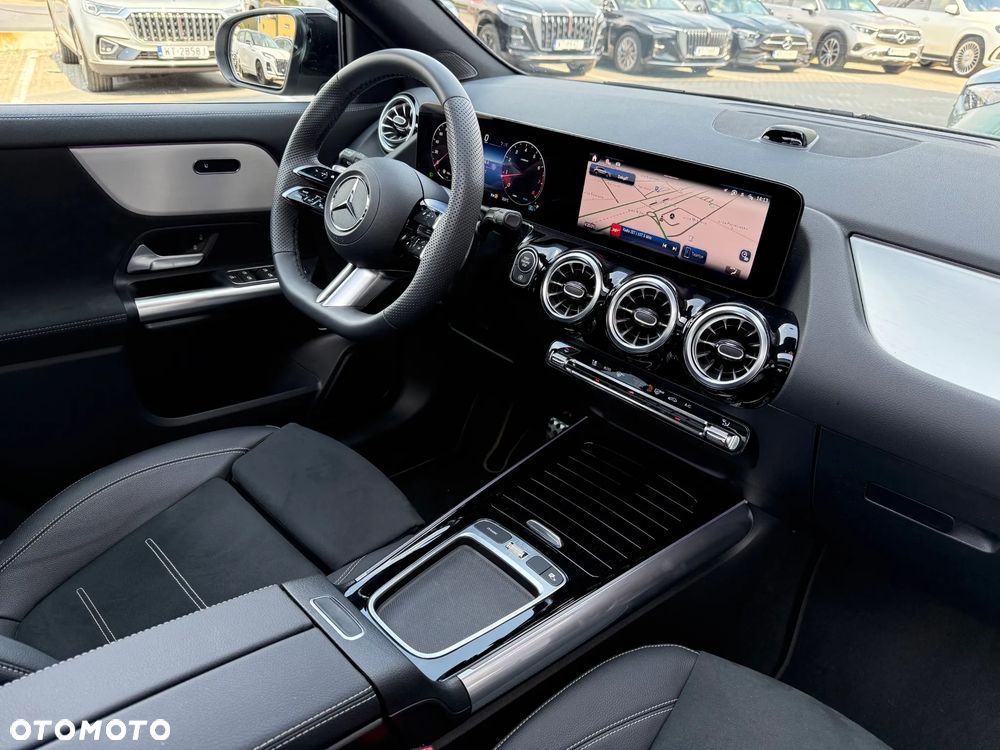 Mercedes-Benz GLA 200 AMG Line - 17
