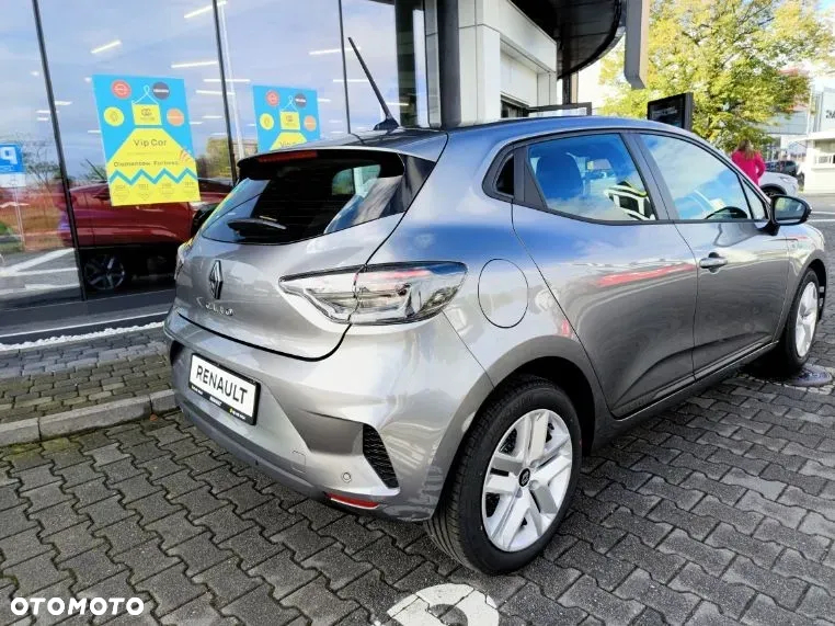 Renault Clio - 7