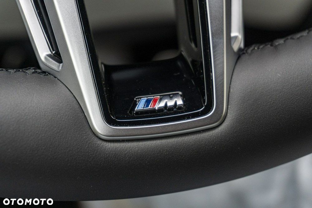 BMW X1 sDrive18i - 18