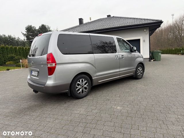 Hyundai H-1 Starex - 3