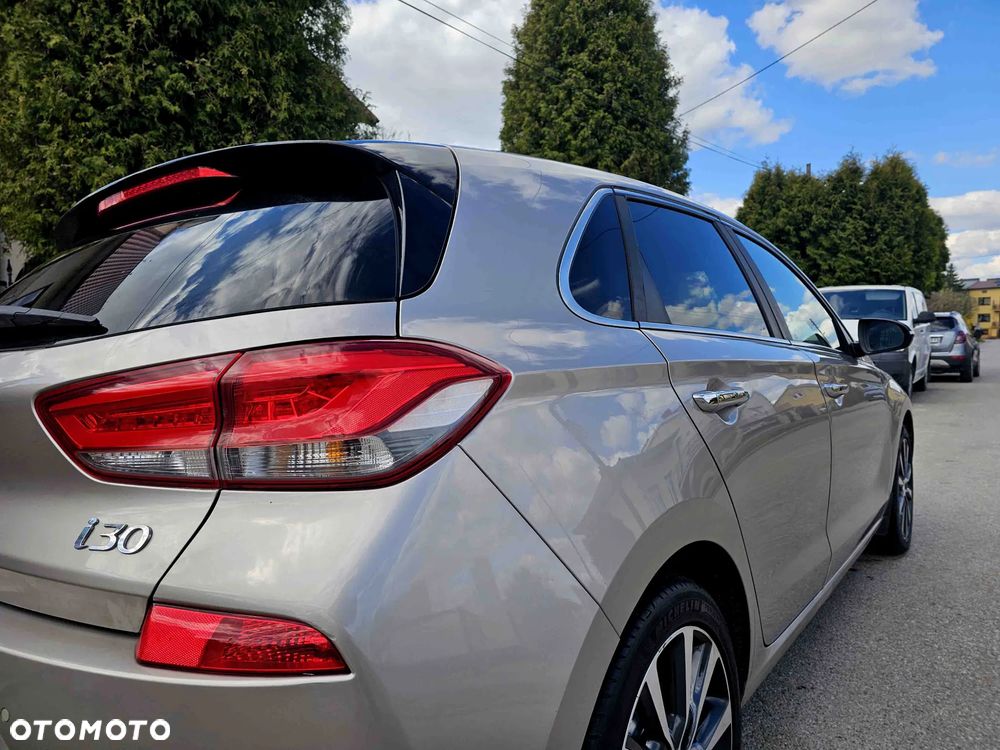 Hyundai i30 blue 1.6 CRDi Premium - 8