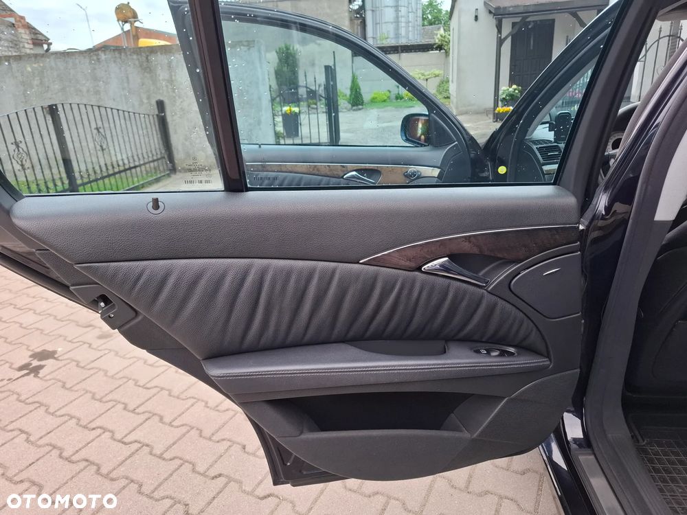 Mercedes-Benz Klasa E 320 T Avantgarde - 15